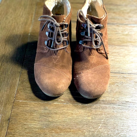 Toms booties. 7.5 - Picture 2 of 9